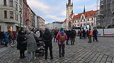 NámÄ�st�­ v centru Olomouce zaplnili lid�© podporuj�­c�­ prezidenta Pavla