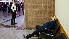 Americký Federální ú�ad pro letectví (FAA) do�asn� omezil provoz leti�t� El...