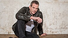 Kanadský zp�vák Garou