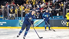 Finský úto�ník Mikko Rantanen b�hem zápasu se �védskem na ZOH Milán-Cortina...