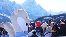 Tina, oficiální maskot ZOH Milán-Cortina 2026