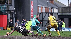 Duel 4. kola anglického FA Cupu mezi Grimsby a Wolverhamptonem se prom�nil v...