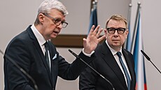 Ministr pr�myslu a obchodu Karel Havlí�ek (ANO) a ministr práce Ale� Juchelka...