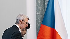 Tisková konference po jednání vlády k dal�ím krok�m v p�íprav� nových blok�...