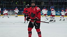 Kanadská kapitánka Marie-Philip Poulinová p�i rozbruslení p�ed utkáním s...