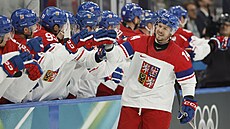 Filip Chlapík oslavuje se st�ída�kou gól proti Francii.