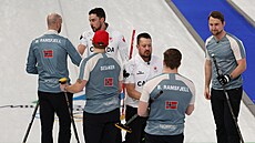 Ve druhém semifinálovém zápase mu�ských curlingových tým� zvít�zili Kana�ané...