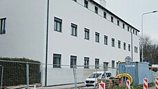 Prom�na nevyu�ívané budovy bývalého internátu v Bene�ovské ulici v D��ín� v...