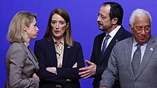 Zleva: �éfka zahrani�ní politiky Evropské unie Kaja Kallasová, p�edsedkyn�...