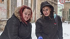 Terénní pracovnice Veronika Matulová (vpravo) a Pavlína Hornychová (White LIGHT...