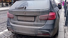 Podle vyhlá�ky nesmí �idi� �ídit auto, jeho� registra�ní zna�ka je, mimo jiné,...