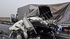 D�sledky dopravní nehody, na D35 se srazily dva kamiony. (10. února 2026)