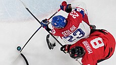 Luká� Sedlák po asistenci Romana �ervenky zasouvá kotou� do odkryté kanadské...