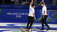 Radost italských curler�. Po výh�e nad �védském se dr�í na dost�el postupu do...
