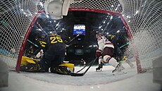 Momentka p�ed loty�ským gólem �védsku.