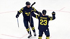 Lucas Raymond a Elias Pettersson rozebrali slovenskou obranu.