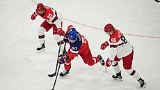 Radim �imek kli�kuje mezi dánskými protihrá�i.