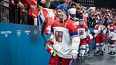 Kapitán Roman �ervenka mí�í do kabiny po �tvrtfinálové proh�e s Kanadou.