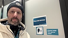 Kn�z Old�ich Chocholá� se v olympijské vesnici v Milán� t�í z existence...