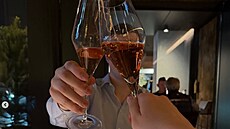 Americká sá�ka�ka Sophia Kirkbyová b�hem zimních olympijských her v Cortin�,...