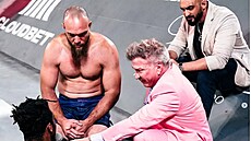 Valter Walker b�hem zápasu se Zionem Clarkem na turnaji Karate Contest 59,...