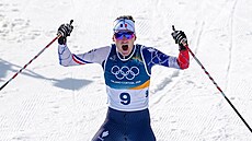 Francouzský b�ec Mathis Desloges po dojezdu skiatlonu na olympijských hrách v...