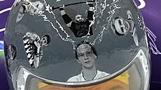 Ukrajinský skeletonista Vladyslav Heraskevy� na olympijské dráze v Cortin�...