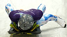 Ukrajinský skeletonista Vladyslav Heraskevy� na olympijské dráze v Cortin�...