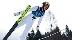 Kristjan Ilves z Estonska b�hem sout�e v severské kombinaci (skoky). (11....