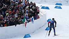 �eský závodník Michal Novák v týmovém sprintu mu�� (18. února 2026)