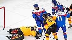 Slovenský hrá� Pavol Regenda (84) st�ílí úvodní gól svého týmu. (18. února 2026)