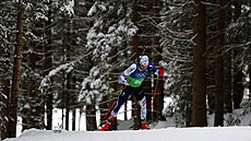 Emilien Jacquelin z Francie v akci b�hem biatlonové �tafety mu�� 4 x 7,5 km....