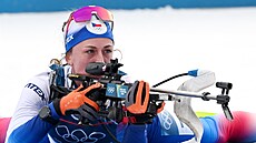 Jessica Jislová b�hem závodu na 15 kilometr�. (11. února 2026)