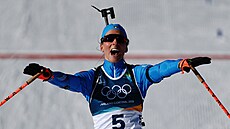 Lisa Vittozziová z Itálie slaví po p�ekro�ení cílové �áry a zisku zlaté...