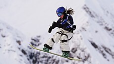 Japonka Mari Fukadová vít�zí ve finále snowboardového slopestylu �en. (18....