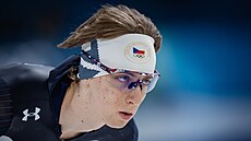 Metod�j Jílek p�ed závodem v rychrobruslení na 10 kilometr� (13. února 2026)
