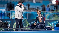 Metod�j Jílek a trenér Kalon Dobbin p�ed závodem v rychrobruslení na 10...