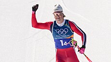 Johannes Hösflot Klaebo slaví své deváté olympijské zlato.
