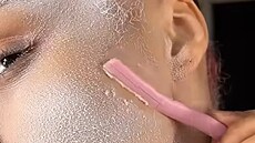 Je dermaplaning nebezpe�ný? Minimáln� pro za�átek odborníci v�ele doporu�ují...