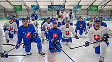 Sloven�tí hokejisté na tréninku p�ed startem olympijského turnaje.