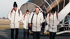 Trené�i hokejové reprezentace Radim Rulík (vlevo) a Ji�í Kalous po návratu z...