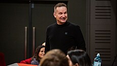 Slovácké divadlo v Uherském Hradi�ti za�alo zkou�et p�edstavení S tebou m� baví...