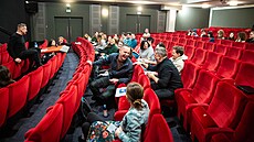 Slovácké divadlo v Uherském Hradi�ti za�alo zkou�et p�edstavení S tebou m� baví...