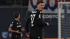 Plze�ský obránce Dávid Kr�ík b�hem utkání v Olomouci.