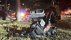 Zni�ené havarované auto po nehod� v Mod�anech.(13. února 2026)