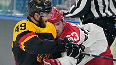 Lukas Kalble a Patrick Russell v zápase N�mecko - Dánsko. (12. února 2026)