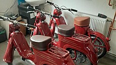 Zlod�j nebo zlod�ji ukradli �est �ervených motocykl� vyrobených v 50. a 60....