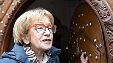 �éfka mandátového a imunitního výboru za hnutí ANO Helena Válková p�ed jednáním...