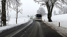 Silnice z Jedlové p�es Bystré a� na hranici kraje zatím z�stává rozbitá. (3....