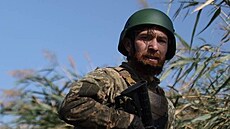 Artem, ukrajinský voják námo�ní p�choty, který p�i�el po zásahu minometným...